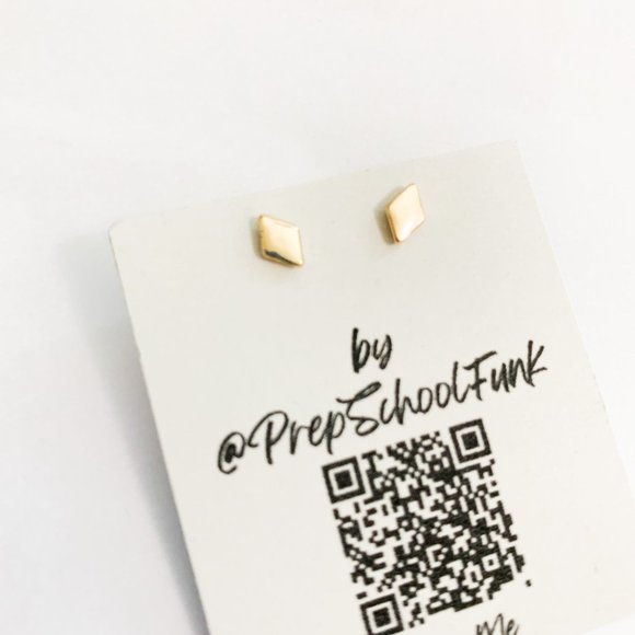 Mini gold tone diamond shape stud earrings - Picture 1 of 3